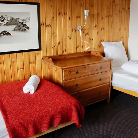 Mont Gele Hostel *